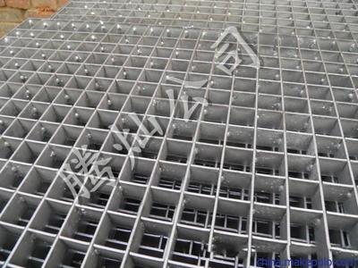 齒形鋼格板與噴漆鋼格板 解析現(xiàn)代工程中鋼格板的應(yīng)用與防護(hù)